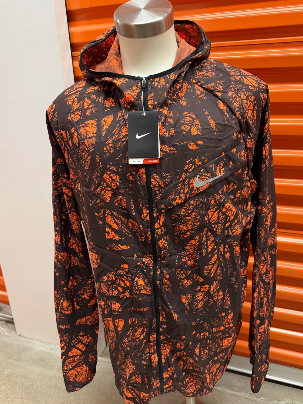NWT Nike Men’s Orange/Black Hooded Running Windbreaker Jacket 
683606 803S Sz 2X